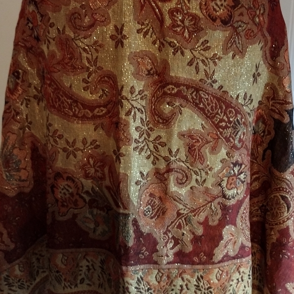 Beautiful pashmina wrap - Picture 2 of 10